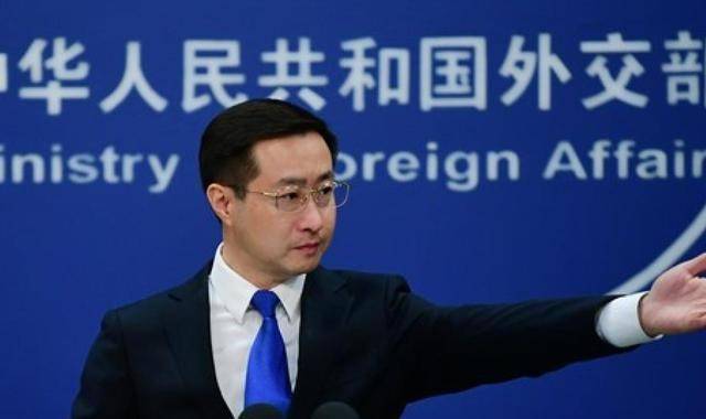 皇冠信用网在线开户_香会现场美防长改口“共产中国” 中方淡定回应 警告美勿玩火自焚