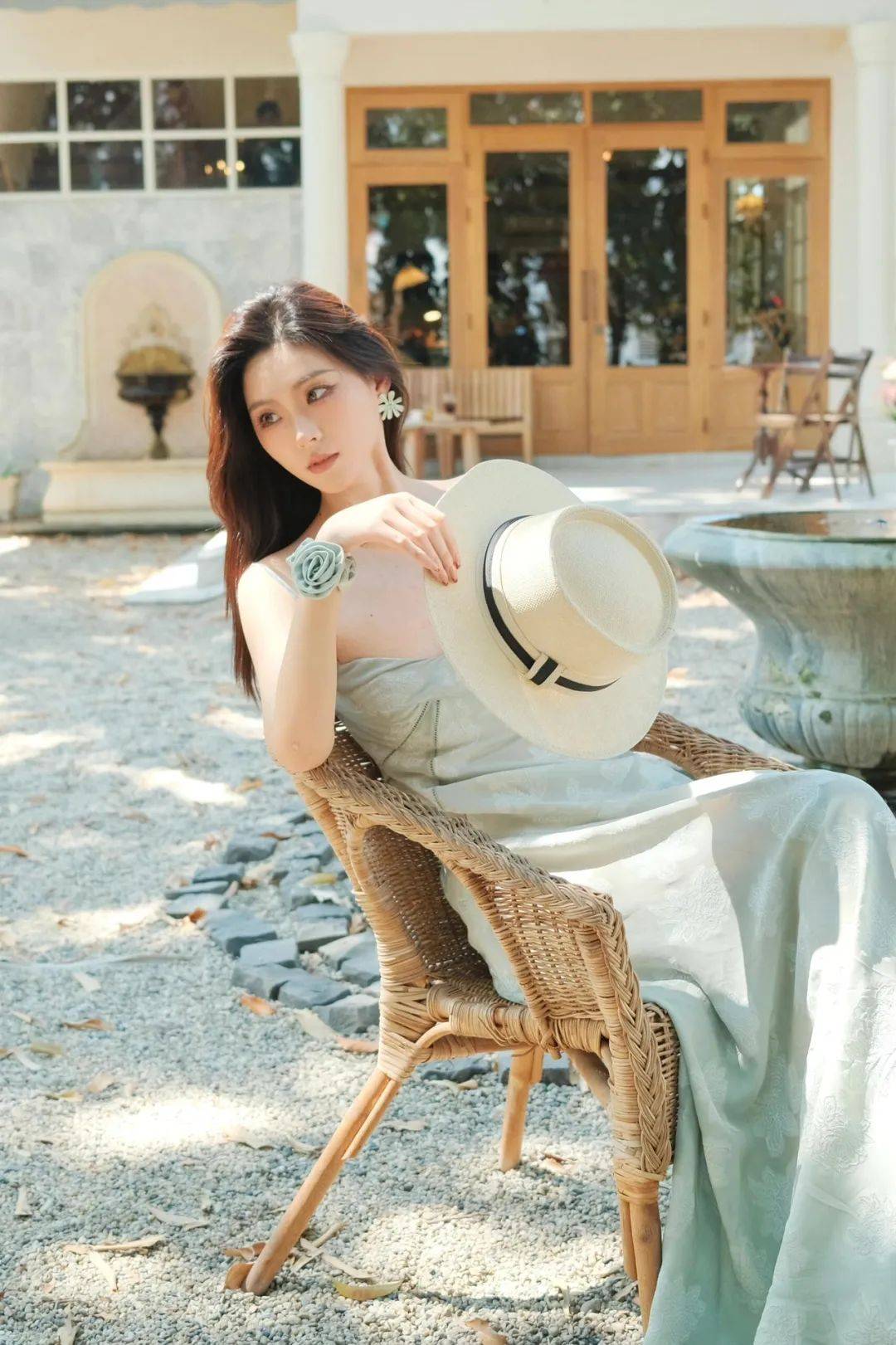 皇冠信用網账号申请_穿裙子拍照皇冠信用網账号申请，8个拍照姿势，漂亮气质又优雅，迷人温柔又出片