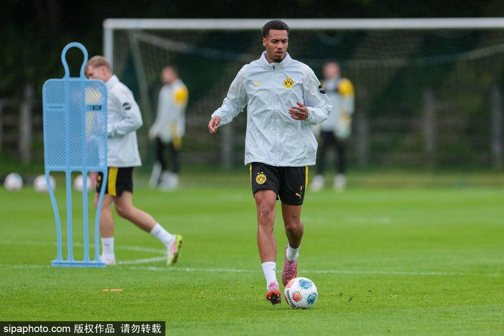 皇冠信用網在哪里开通_曼城小将埃切维里租借药厂皇冠信用網在哪里开通！为何多特会错失这位19岁天才？