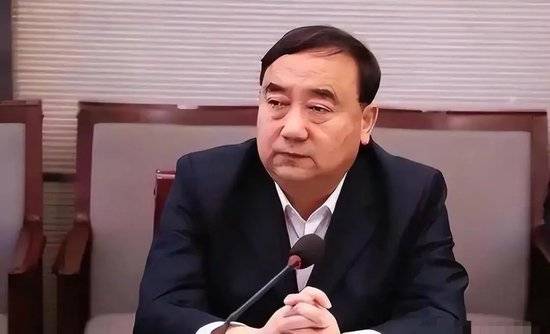 皇冠信用网登1_大草原“猛虎”云光中的贪腐往事