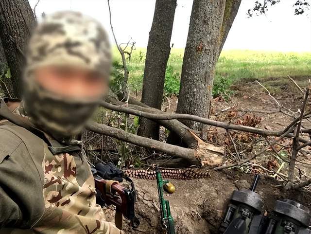 离谱皇冠账号申请!俄罗斯把日本雇佣兵俘虏关笼子里游街示众?和中国有关系? | 皇冠账号申请