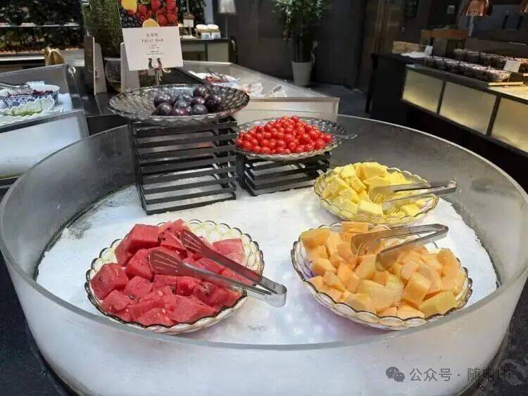 皇冠信用網代理如何申请_上海五星级酒店皇冠信用網代理如何申请，突然大排长龙！25元装满满一盒，菜品可自选，市民直呼划算