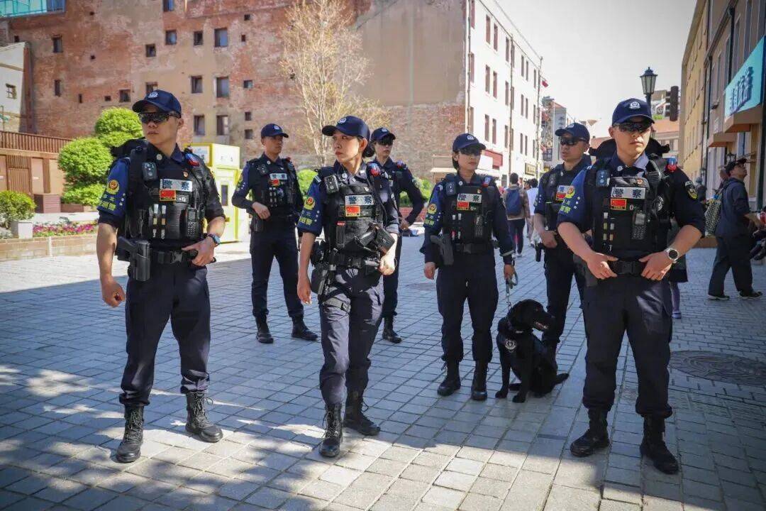 皇冠信用盘注册
_全网刷屏!青岛“181女警”火了!“因为我身高181皇冠信用盘注册
,所以代号181”