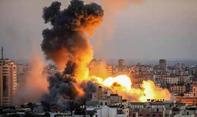 2026世界杯代理平台 _一面黑色哀悼旗升起2026世界杯代理平台 ，伊朗首个盟友参战，向以色列发射导弹，特朗普被坑惨了