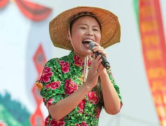 皇冠信用網登2代理_山东网红“草帽姐”自曝患肝纤维化终生无法康复皇冠信用網登2代理，劝粉丝不要经常生气，专家提醒