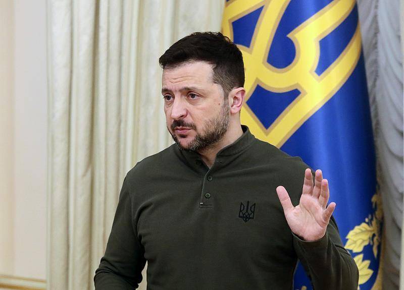 皇冠信用网正网_俄乌不用再打了皇冠信用网正网？乌克兰前总理爆料：泽连斯基将辞职并离开乌克兰