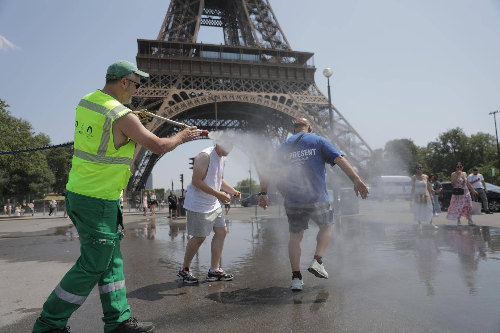 皇冠信用怎么租
_飙至46℃!欧洲人在“烤箱”中自救:风扇+冰碗降温皇冠信用怎么租
,“无空调挑战”成热搜
