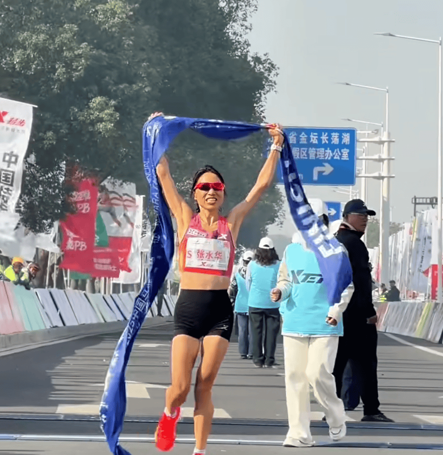 皇冠信用网需要押金吗_“最快女护士”破纪录夺冠皇冠信用网需要押金吗，复出后21天内2次夺冠，赛后发声：超预期完成目标，感谢朋友和领导