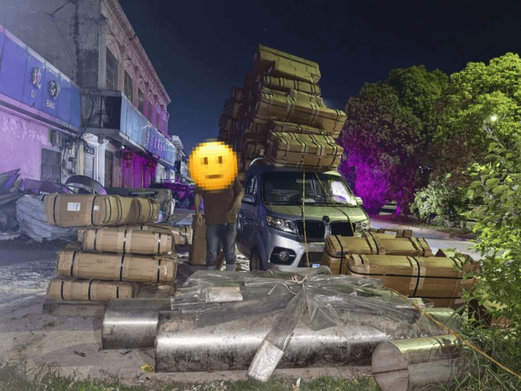 皇冠信用盘会员注册网址
_路面惊现两层楼高的货车!徐州睢宁民警当场拦停皇冠信用盘会员注册网址
,罚款100元、记1分